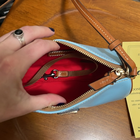 Dooney & Bourke crossbody - Picture 4 of 10